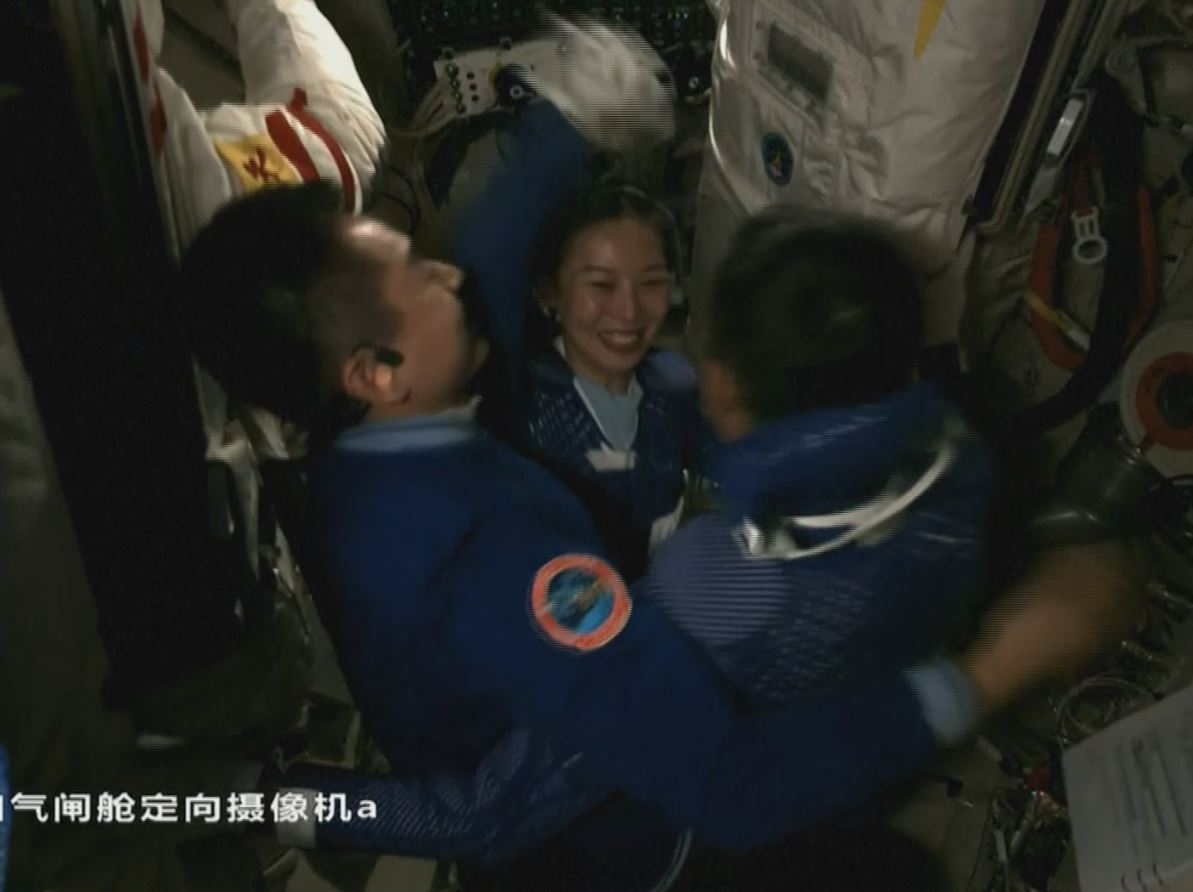 chinese woman space walks