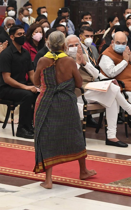 Tulsi Gowda receives Padma Shri from president