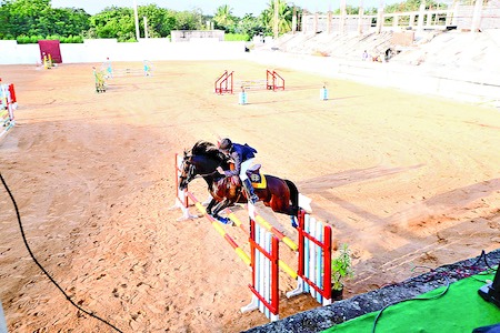 గుర్రపు స్వారీ శిక్షణ కేంద్రం..