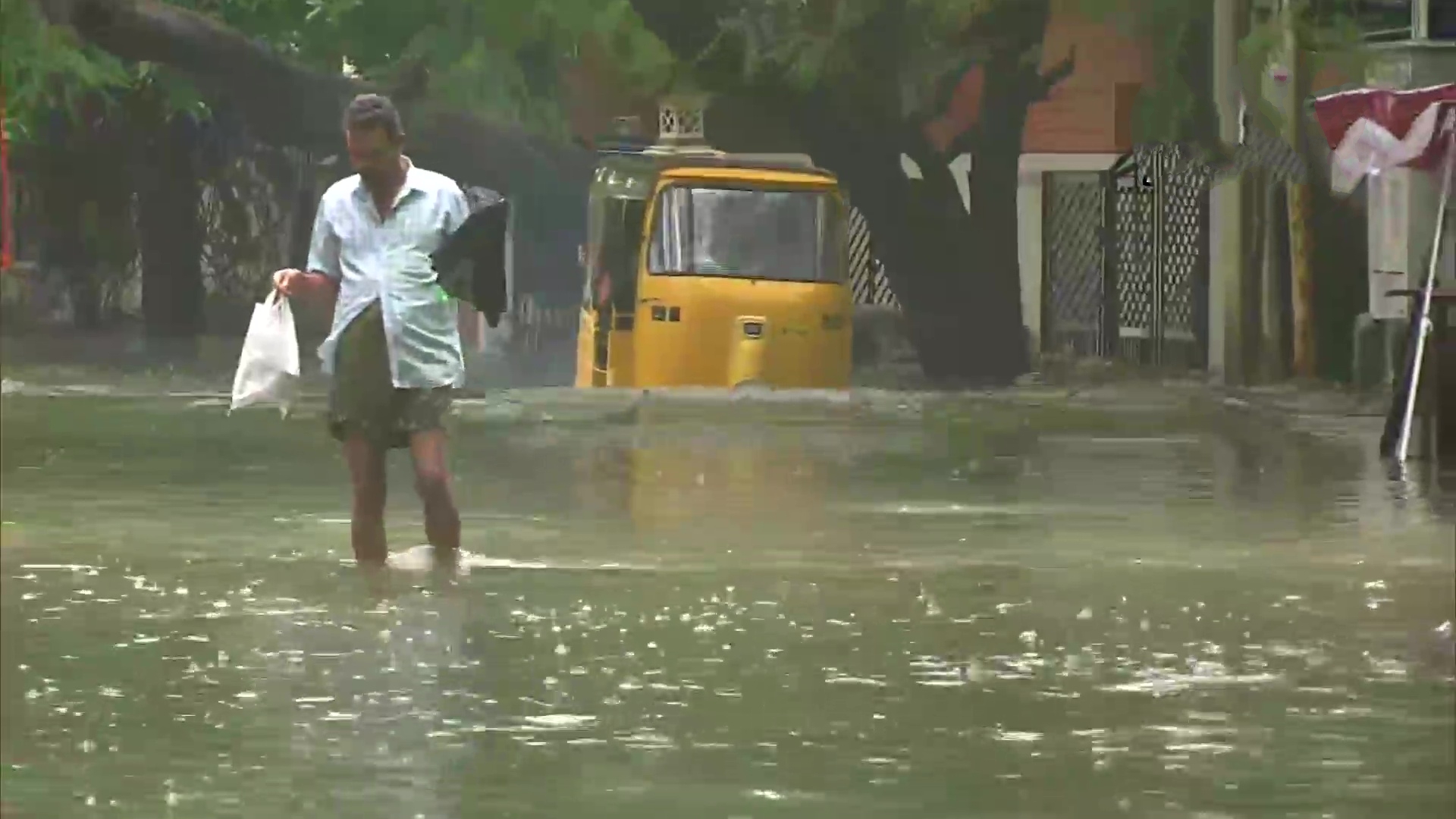 Heavy rainfall affects normal life in Chennai