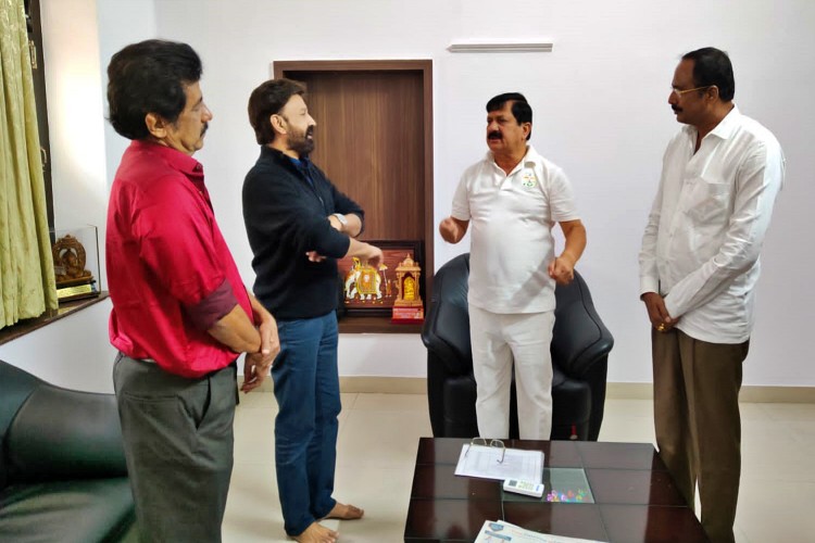 Actor Ramesh Aravind invite home minister to watch 100 cinema