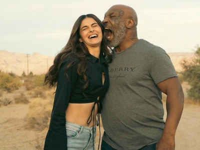 Mike Tyson enjoys Indian food with Vijay Deverakonda, Ananya Pandey