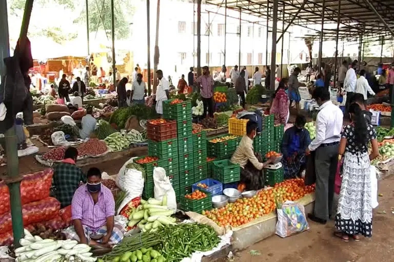 உணவு பொருட்களை இருப்பு வைத்துக் கொள்ளுங்கள் மக்களே