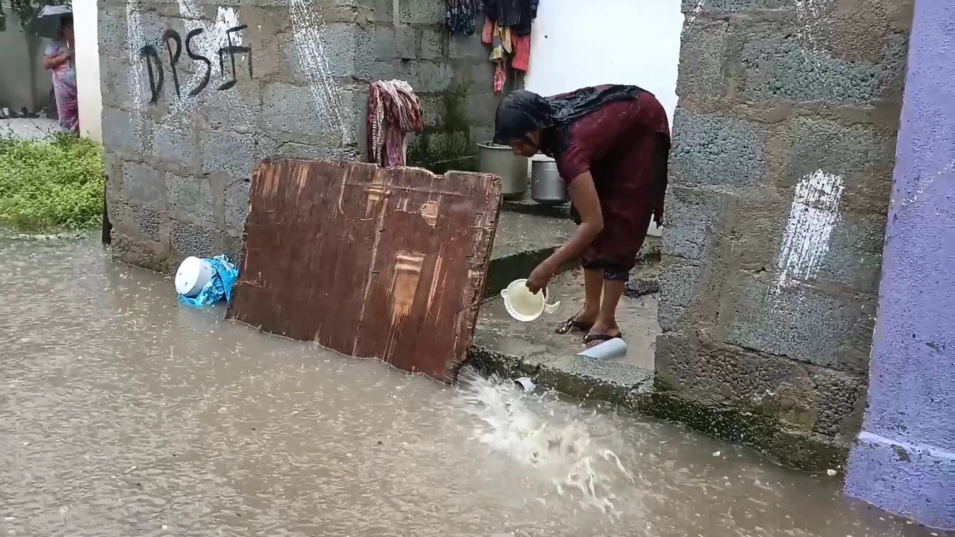 Rain lashes parts of Chennai