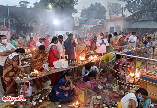 ఆలయాల్లో కార్తిక దీపాలు