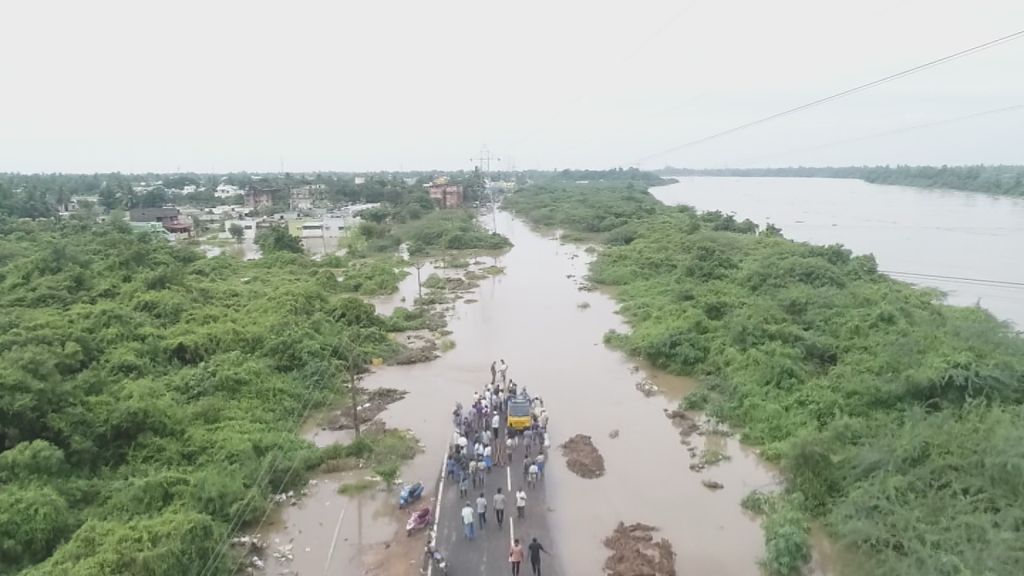 கெடிலம் ஆற்றில் வெள்ளப்பெருக்கு