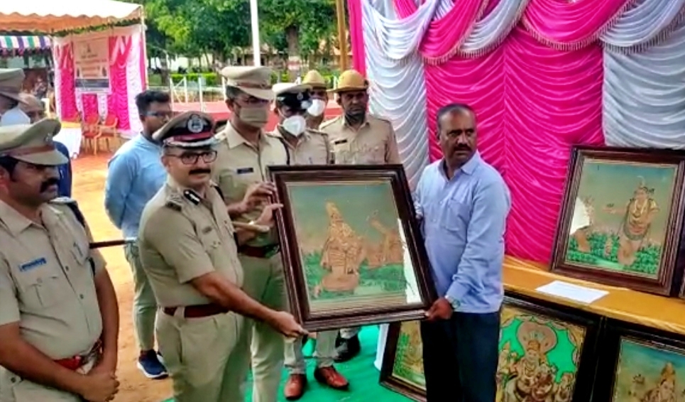 mysore-police-arrested-two-accused-artworks-theft-case