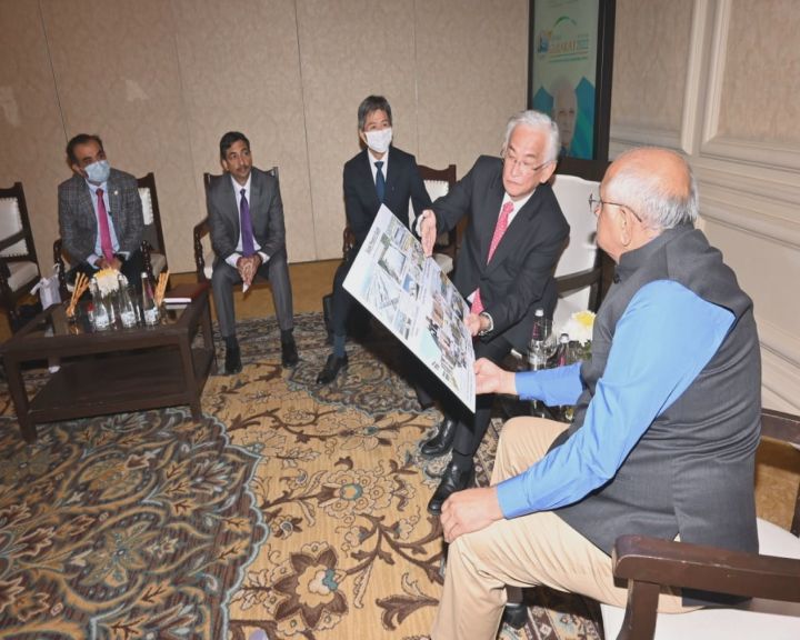 પી. આઇ. ઇન્ડસ્ટ્રીના MD અને વાઈસ ચેરમેન મયંક સિંઘલ પણ નવી દિલ્હીમાં CM ભૂપેન્દ્ર પટેલને મળ્યા હતા.