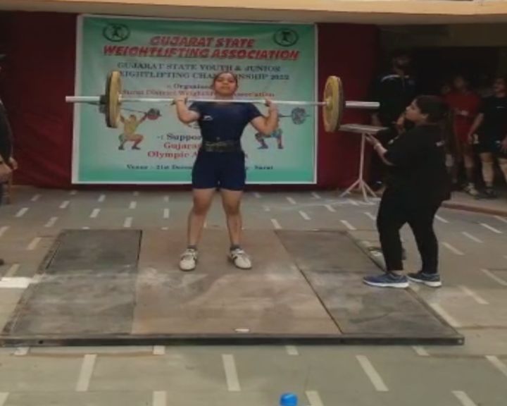 સુરત વેઇટલિફ્ટિંગ ક્લબ (surat weightlifting Club)ના બીજા 7 ખેલાડીઓએ ગોલ્ડ મેડલ પ્રાપ્ત કર્યો છે.