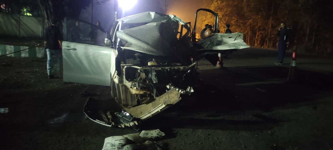 Road Accident: ଟ୍ରକ-ଇନୋଭା ମୁହାଁମୁହିଁ ଧକ୍କା, 2 ମୃତ