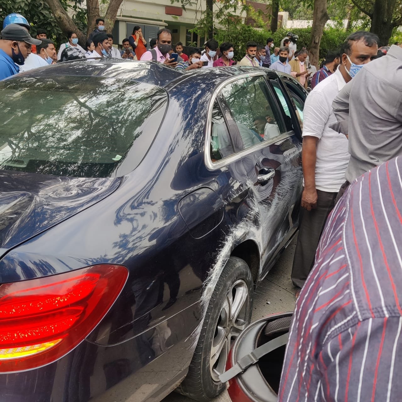 bangalore mercedes benz car crashes