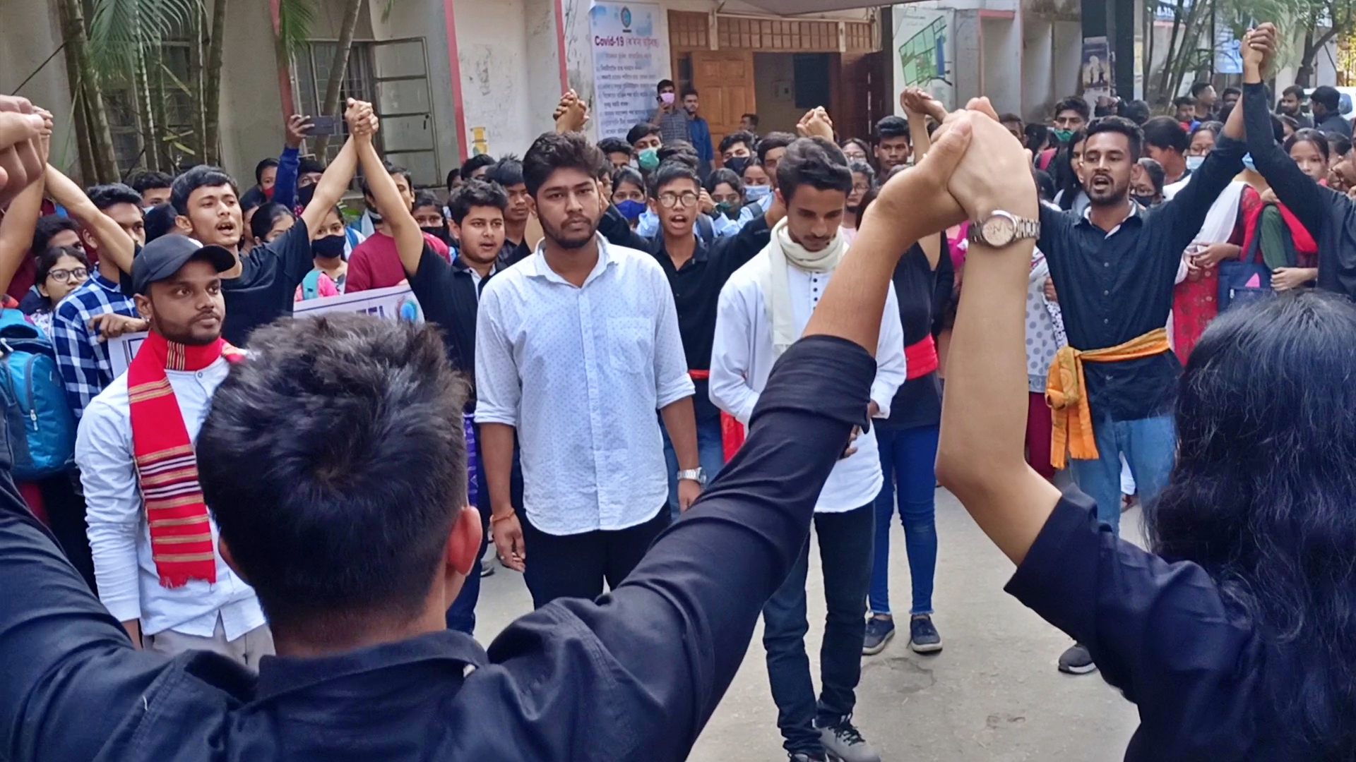 awareness-street-drama-display-at-cotton-university