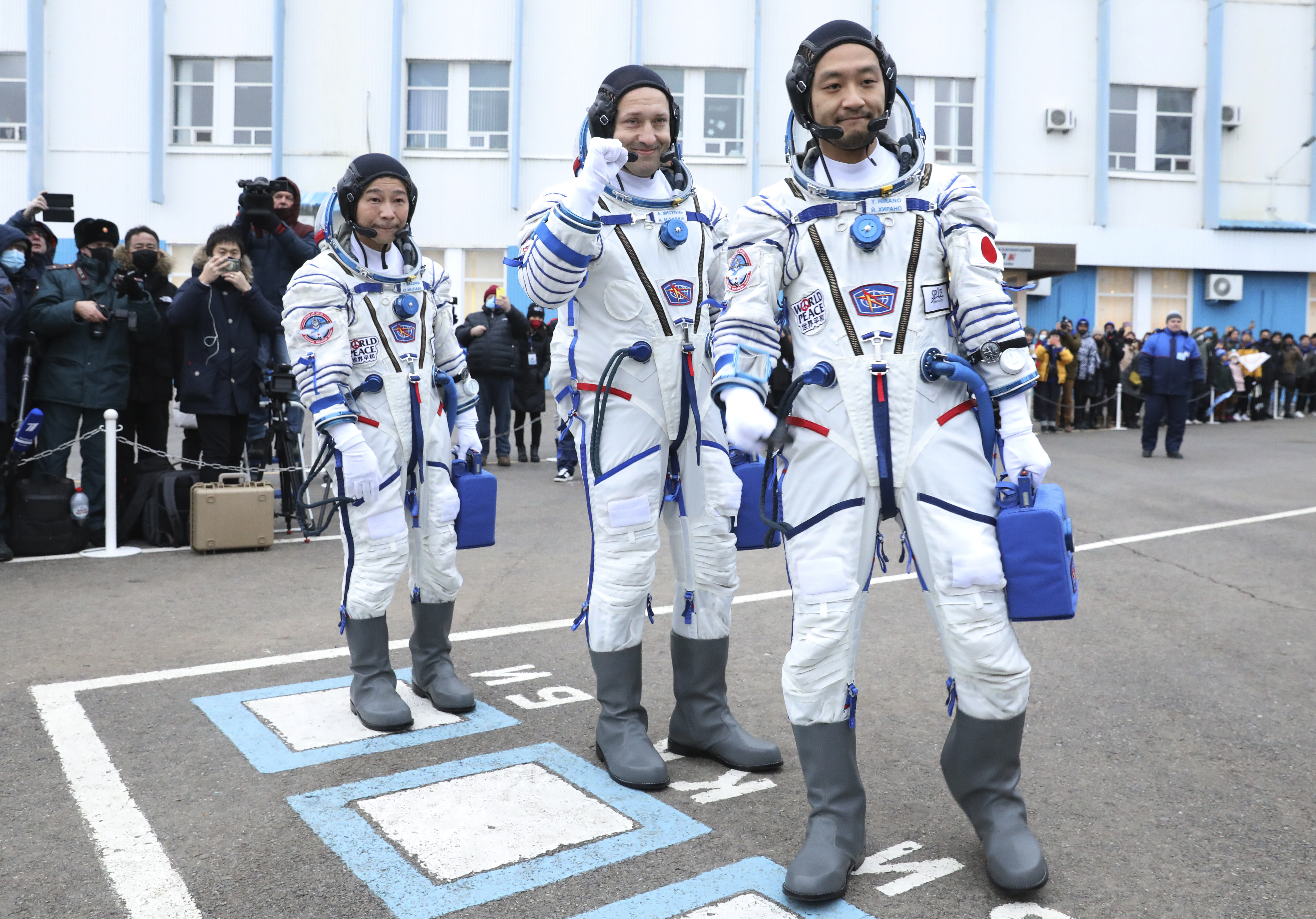 Japanese tycoons space tour: