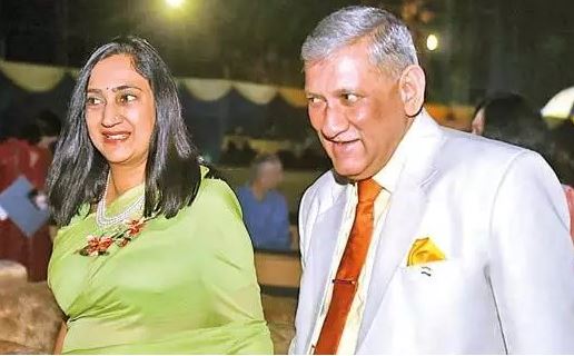जनरल बिपिन रावत व उनकी पत्नी मधुलिका रावत