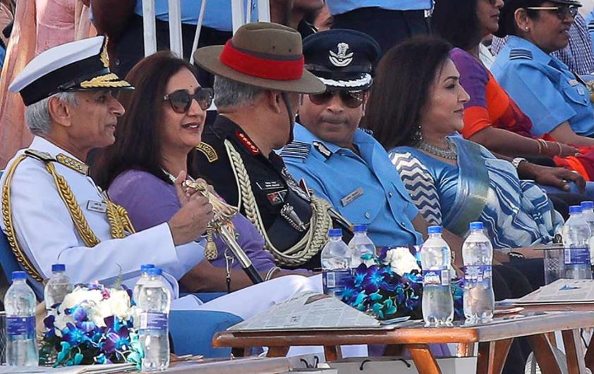 वायुसेना दिवस के दिवस के अवसर पर सीडीएस जनरल बिपिन रावत, पत्नी मधुलिका रावत व अन्य