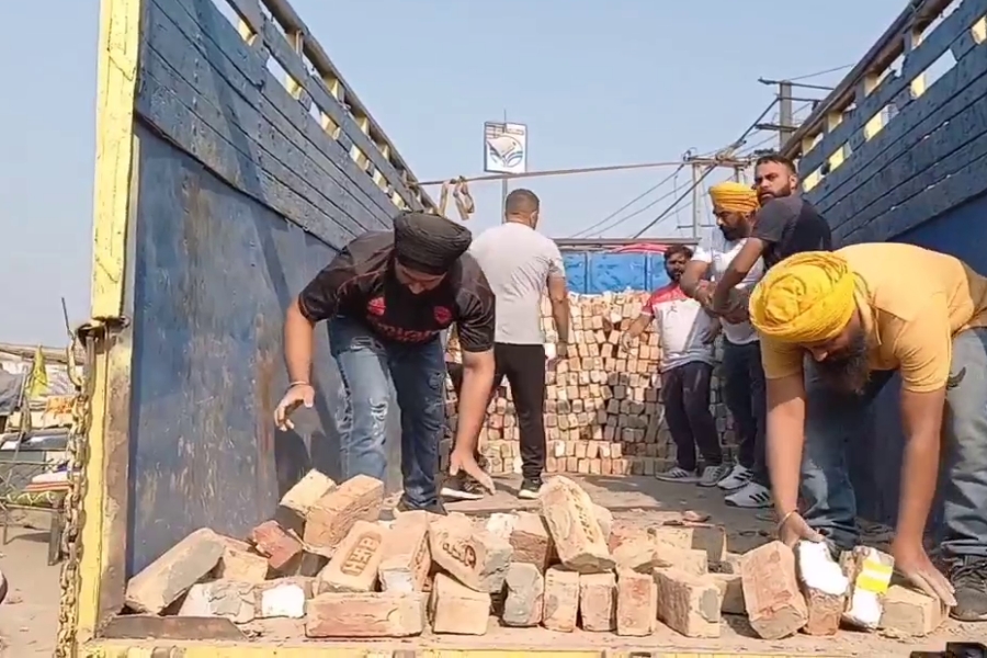 Farmers removing Tents Kundli Border