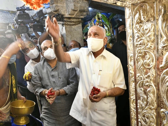 CM Bommai and ex cm yediyurappa visits ranganathaswamy temple