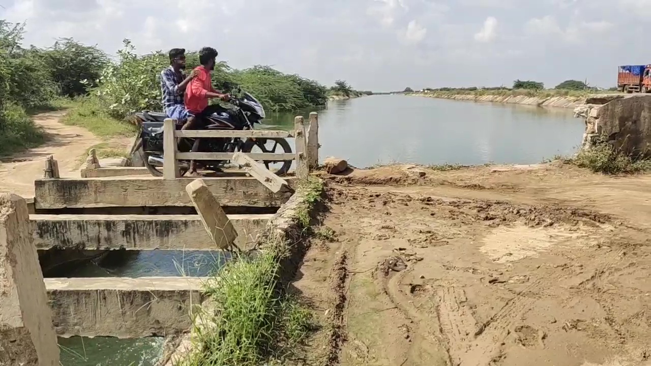 Kanekal-Uravakonda main road damage ,   Anantapur district roads problems