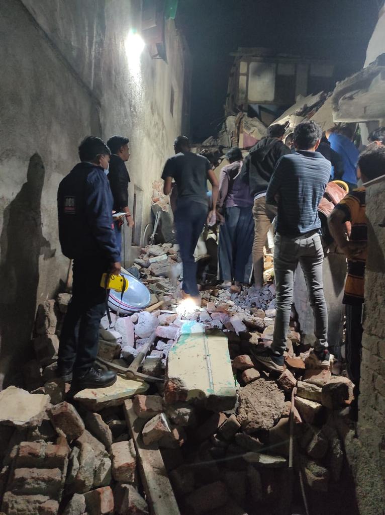 Building Collapsed In Bhavnagar: ભાવનગરમાં વહેલી સવારે 3 માળનું મકાન ધરાશાયી