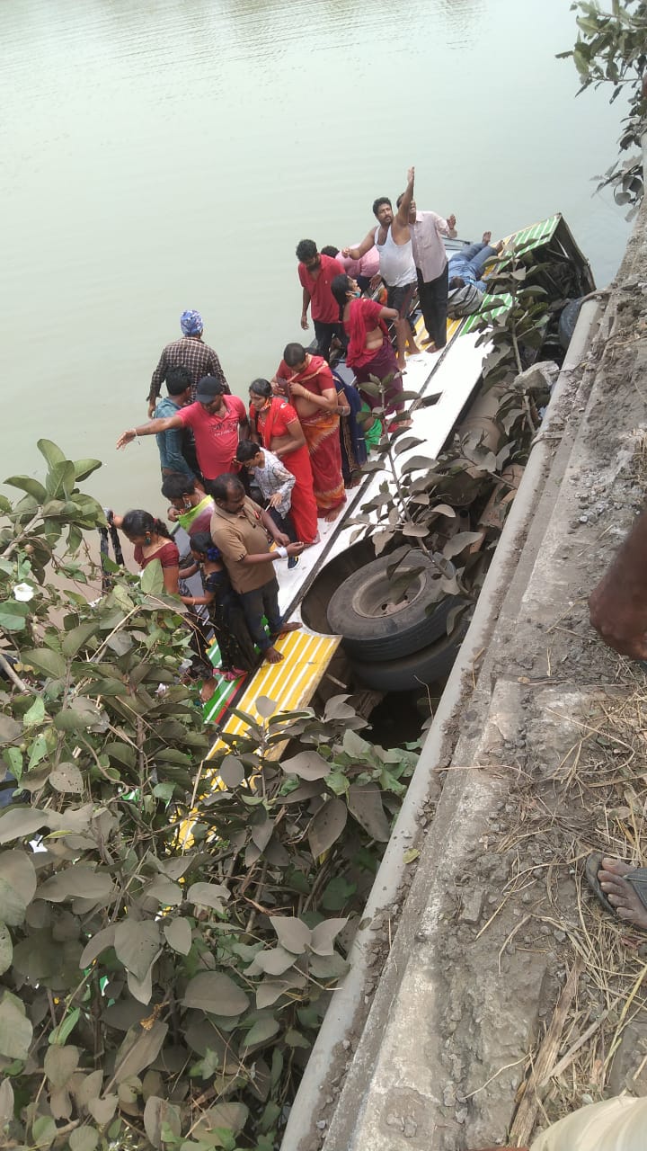 RTC BUS CRASHED INTO A RIVER AT JANGAREDDYGUDEM OF WEST GODAVARI DISTRICT