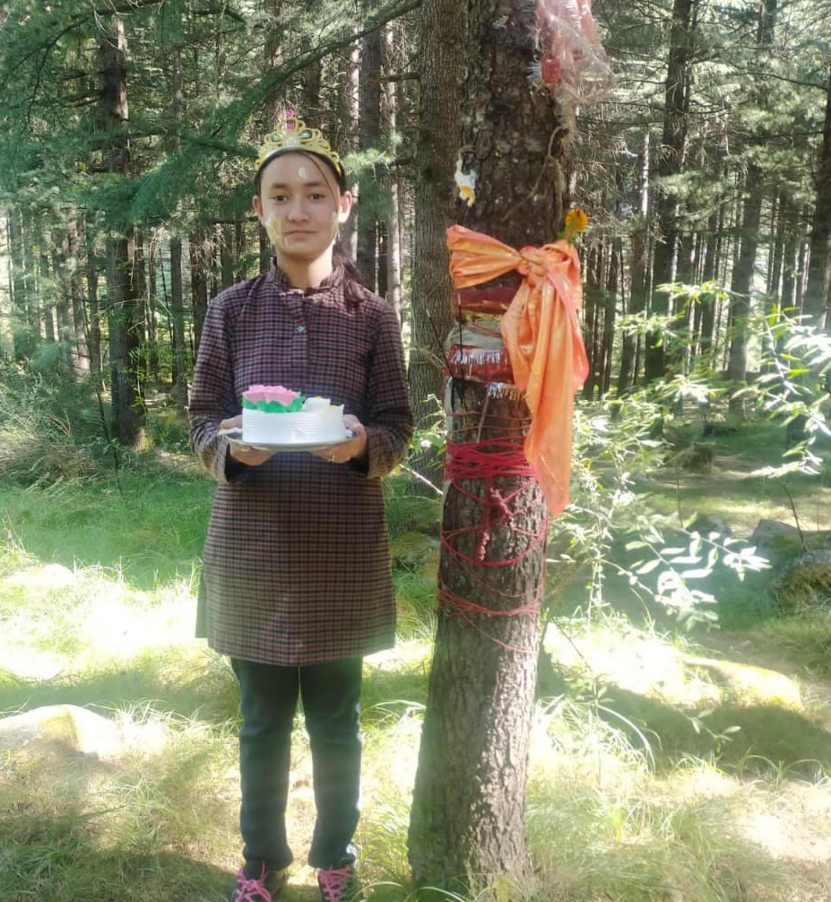 Kalpana thakur will plant 3 thousand trees