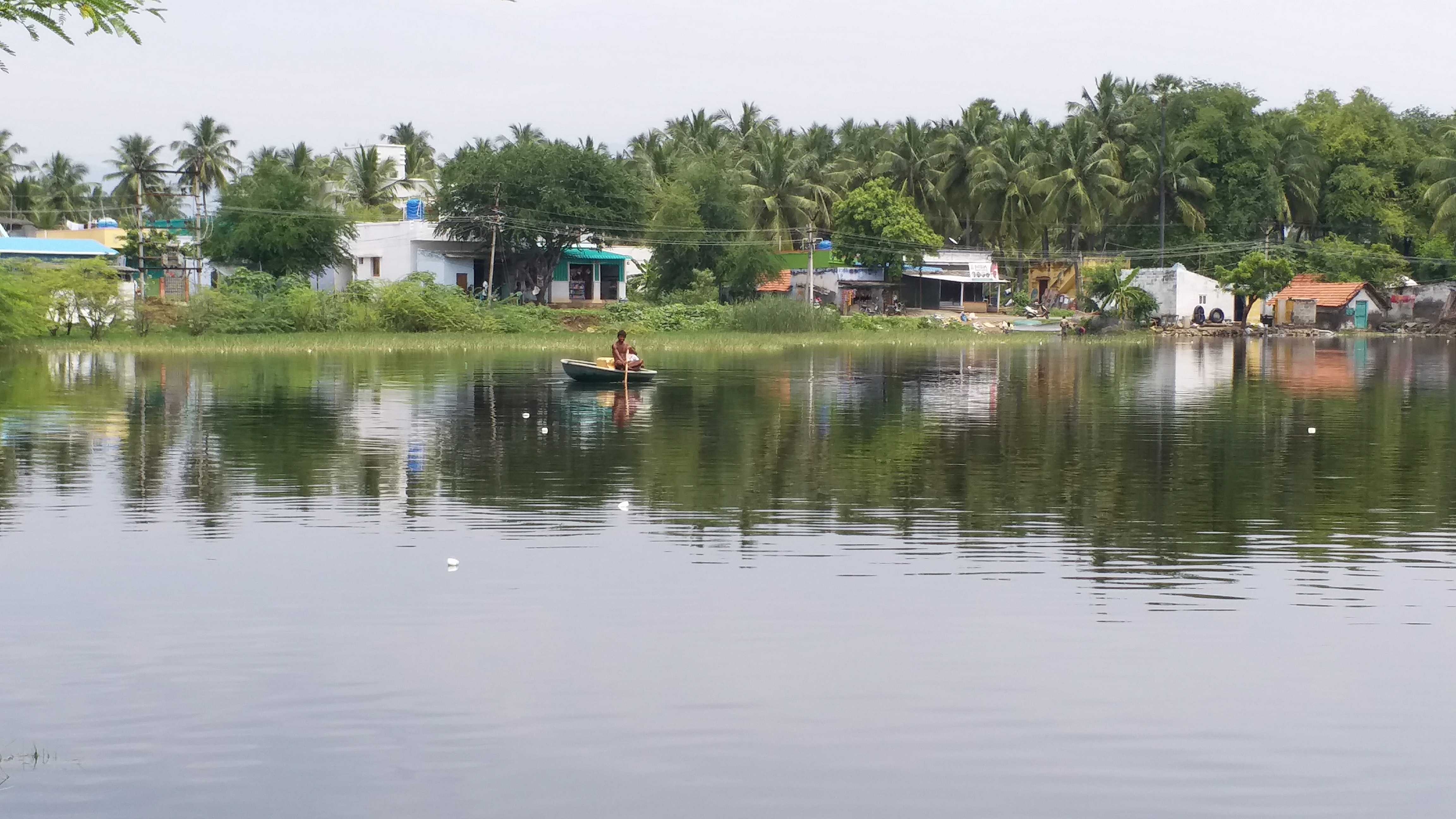 நீர்நிலைகளில் ஆக்கிரமிப்புகள்