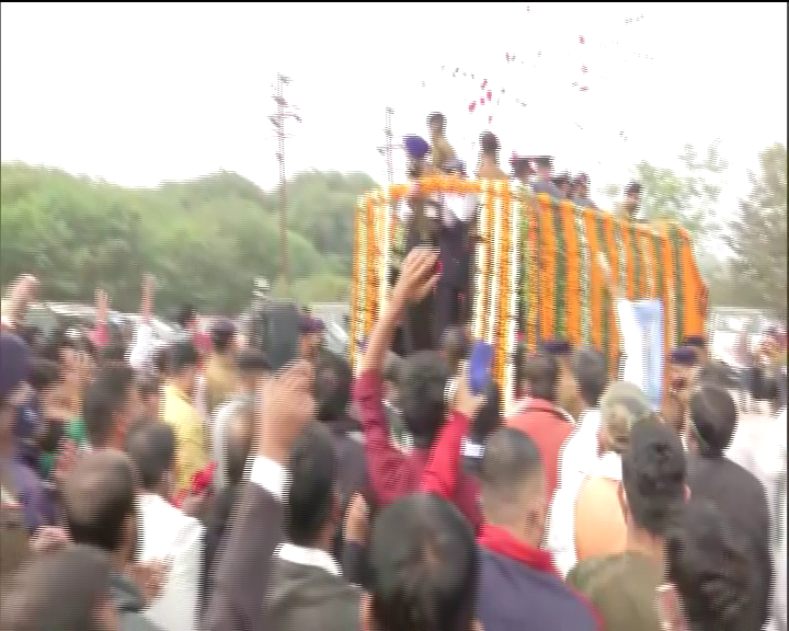 Last rites of Group Captain Varun Singh conducted in Bhopal