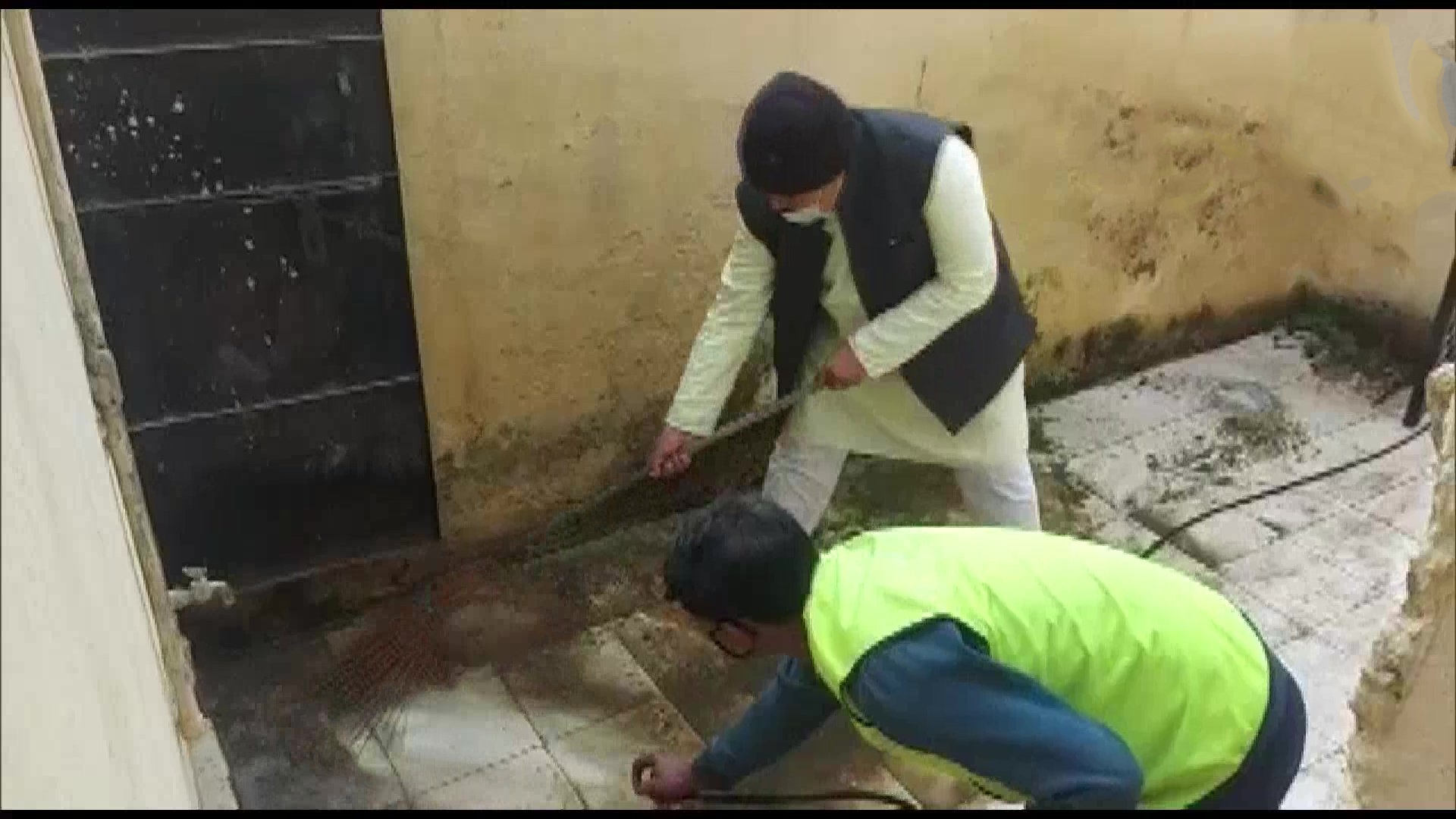 MINISTER TOILET CLEANING