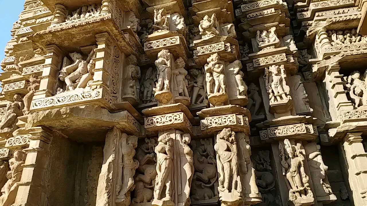 art on temple in shahdol