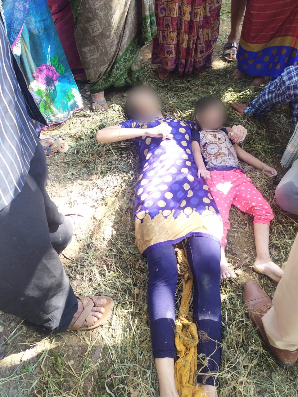 mother-committed-suicide-with-daughter-in-mandya