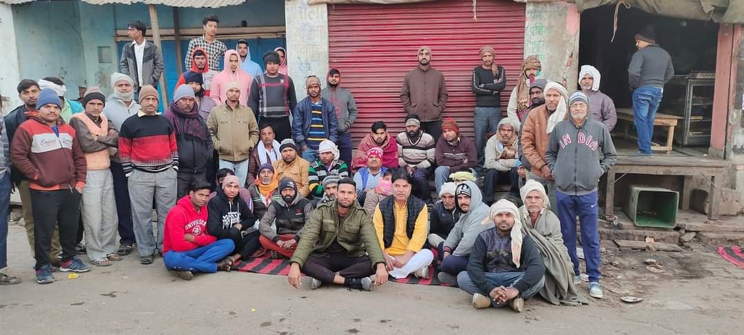 Agra Residents Dharna For Cop