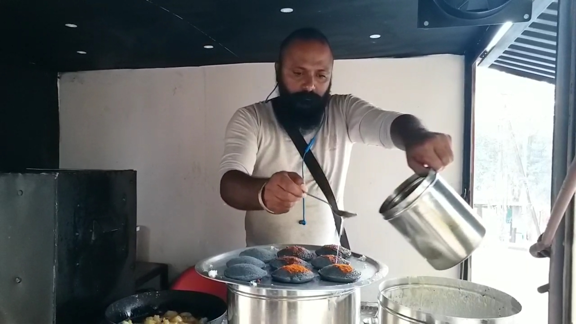 famous black idli in nagpur