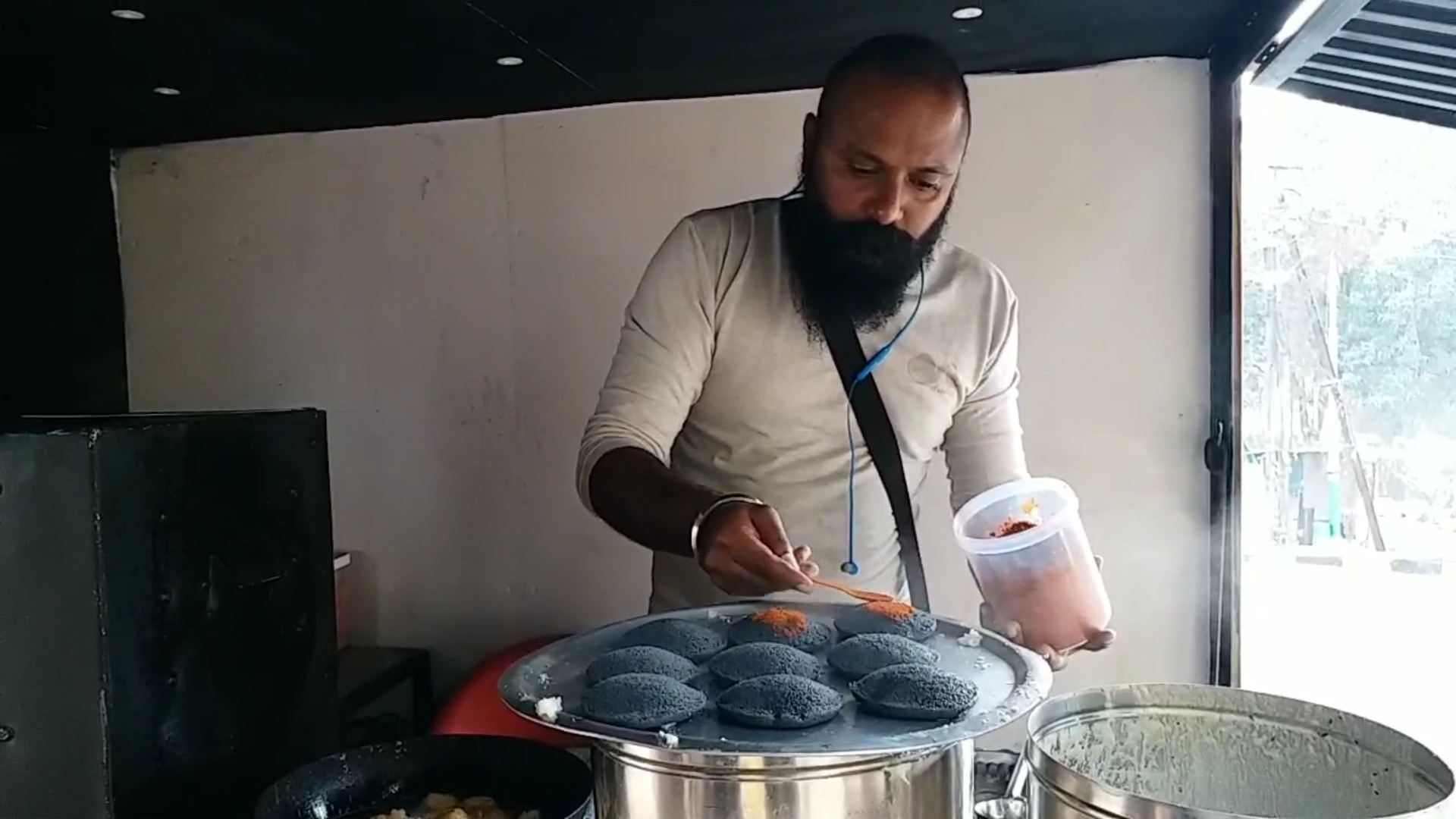 famous black idli in nagpur