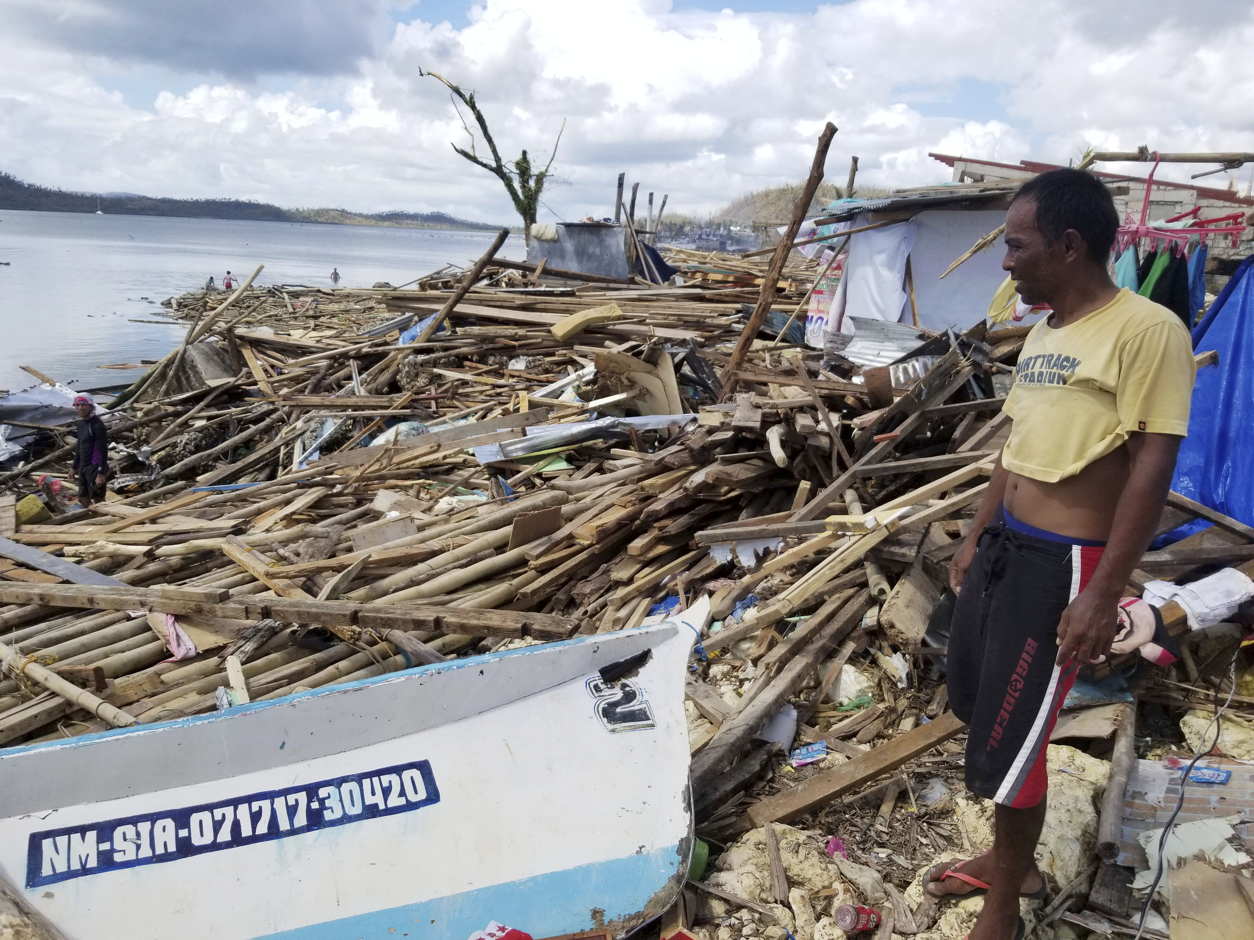 Philippines typhoon, death toll rises in Philippines typhoon, Philippines typhoon news, Philippines typhoon latest news, ಫಿಲಿಪ್ಪಿನ್ಸ್​ ಚಂಡಮಾರುತ, ಫಿಲಿಪ್ಪಿನ್ಸ್​ ಚಂಡಮಾರುತಕ್ಕೆ ಸಾವಿನ ಸಂಖ್ಯೆ ಏರಿಕೆ, ಫಿಲಿಪ್ಪಿನ್ಸ್​ ಚಂಡಮಾರುತ ಸುದ್ದಿ, ಫಿಲಿಪ್ಪಿನ್ಸ್​ ಚಂಡಮಾರುತ ಅಪ್​ಡೇಟ್​ ಸುದ್ದಿ,