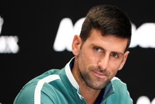 Novak Djokovic has praised Virat Kohli .