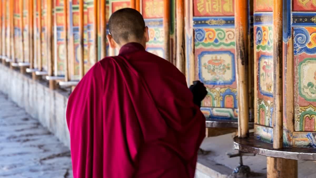 From Debut Film With Akshay Kumar to Embracing Spirituality, THIS Actor Left Showbiz to Become a Monk