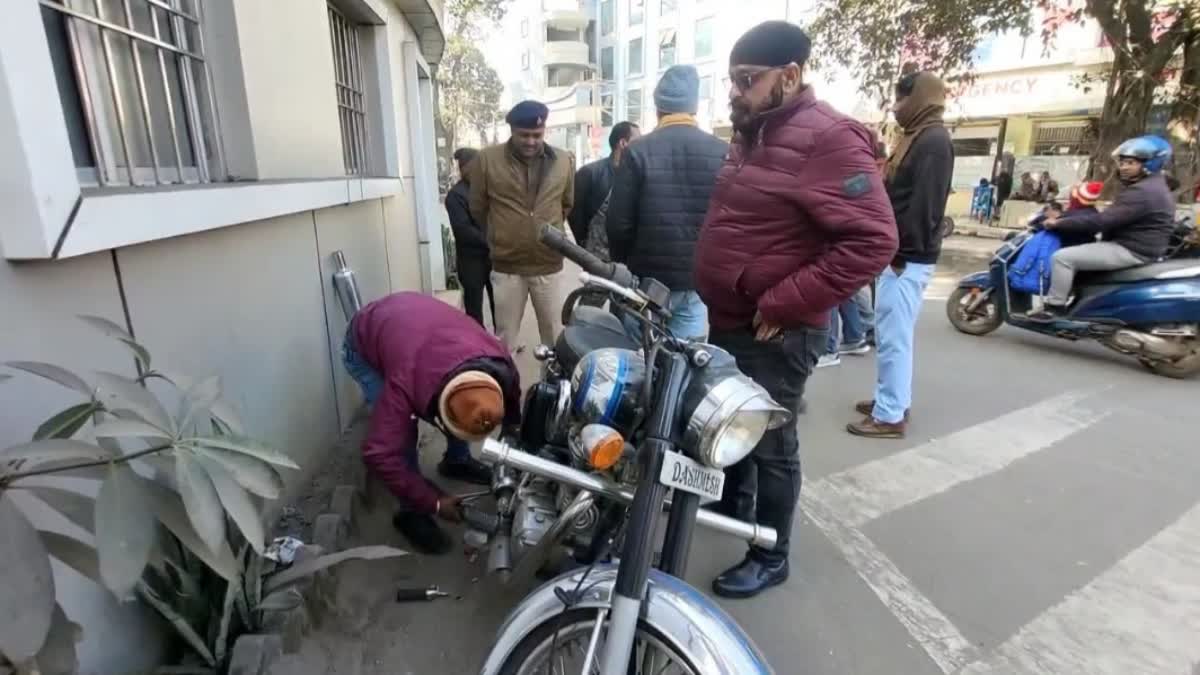 tampering-with-bike-silencer-will-be-fined-5000-rupees-in-hazaribag