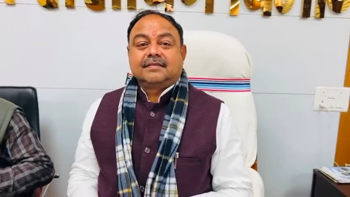 Minister Santosh Kumar Singh