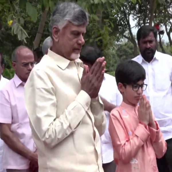 Chandrababu in Naravaripalle