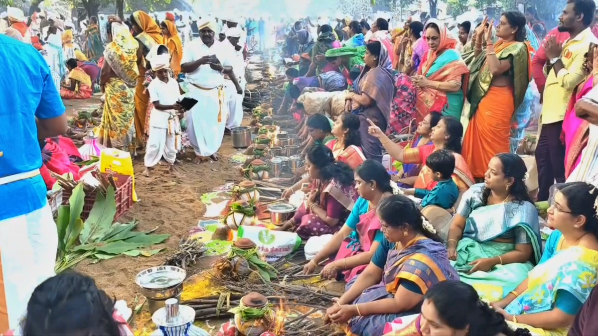 சமத்துவ பொங்கல் கொண்டாடிய மக்கள்