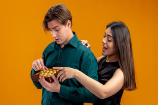 Woman shows no self control with chocolates