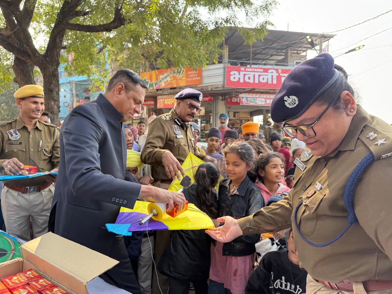 अनूठे ढंग से मकर संक्रांति मनाई