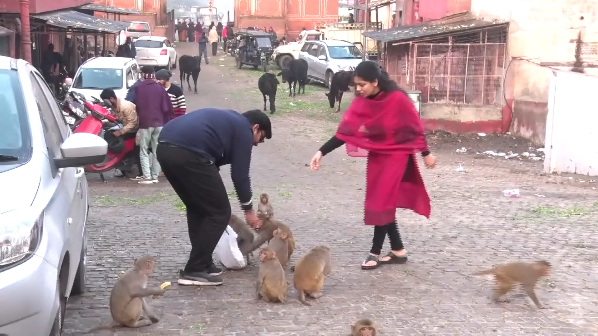 दान-पुण्य का दौर