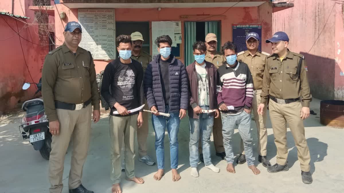 Four Youth Arrested With Knife in Laksar