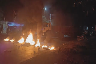 Maratha Protesters Called Bandh Today Burn Tyre On Jalna Bhokardan Highway