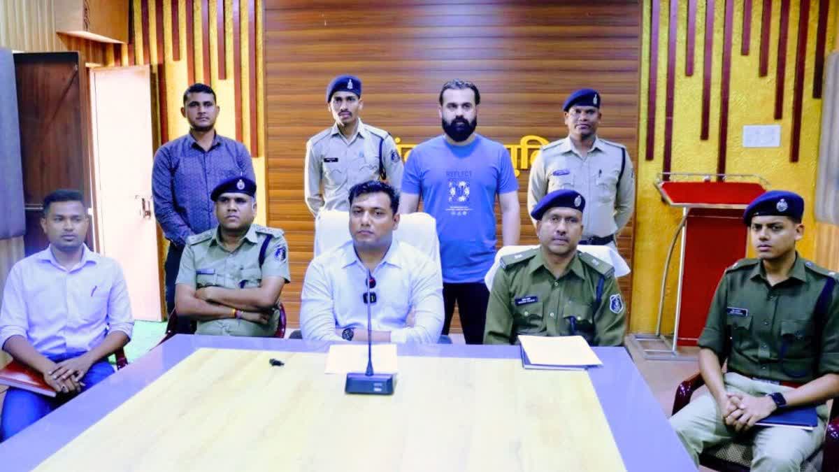 international cyber thug gang busted rajnandgaon police arrested accused from mumbai