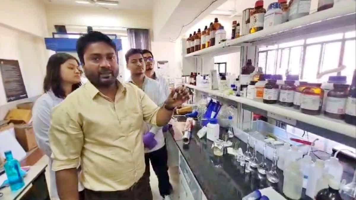 Students of IIT/ISM have developed nitrogen-dropped multilayer graphene nano powder to reduce the amount of carbon dioxide released by factories