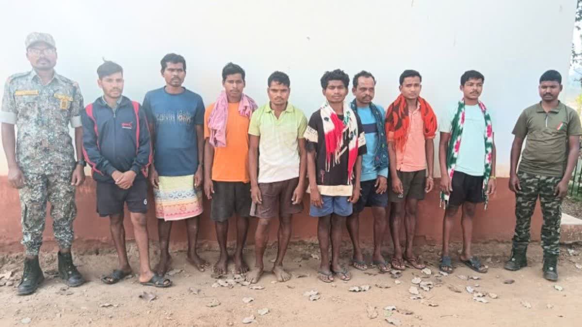 Naxalites Arrested in dantewada