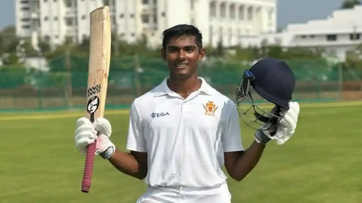 In a controversial incident, Karnataka opener Prakhar Chaturvedi lost his wicket after umpire calls him out despite Uttar Pradesh wicket-keeper Aaradhya Yadav drooping the catch and collecting the ball from the ground during the Under-23 Col CK Nayudu Trophy final between Karnataka and Uttar Pradesh at M. Chinnaswamy Stadium in Bengaluru.