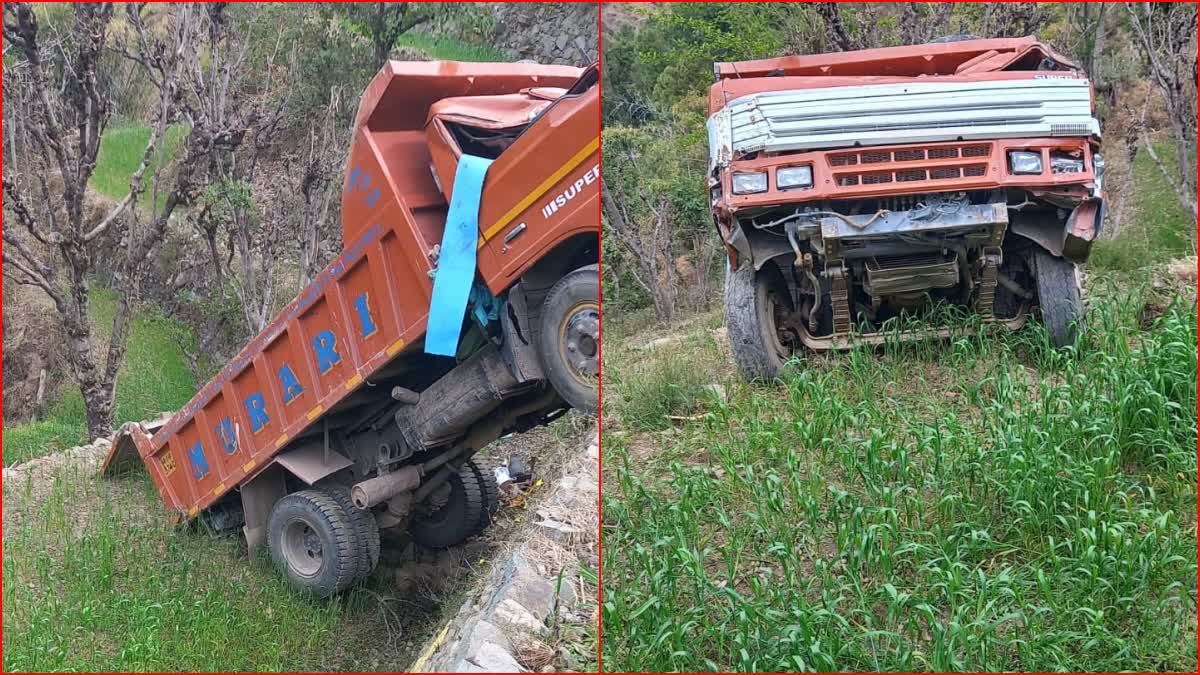 Tipper fell into ditch in mandi